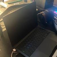 Macbook Air M2 - 256 gb | 8 gb RAM [schermo rotto]