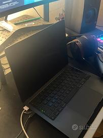 Macbook Air M2 - 256 gb | 8 gb RAM [schermo rotto]