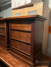 Coppia di comodini in legno vintage