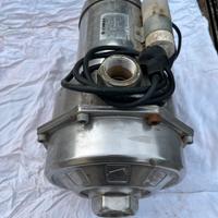Pompa per acqua marca lowara