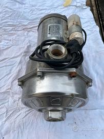 Pompa per acqua marca lowara