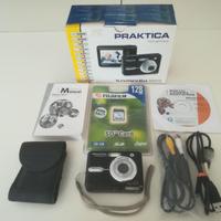 Macchina fotografica "praktica"