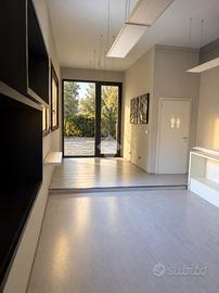 NEGOZIO A CASTELFRANCO EMILIA