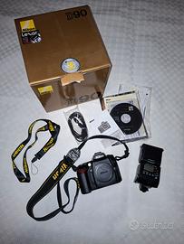 Nikon D90 completa di accessori
