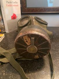 3 Elmetti 2 guerra 1maschera antigas con custodia