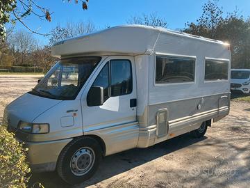 Laika ecovip 7r camper semi integrale