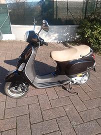 Piaggio Vespa 50 LX - 2011