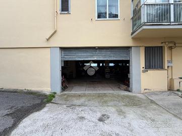 MAGAZZINO A FIRENZE