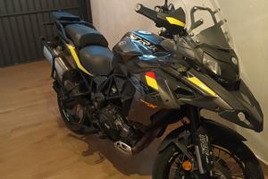 Benelli trk 502x 