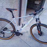 MTB DA 29 MARCA  SUPERIOR MODELLO  XC SPORT 858