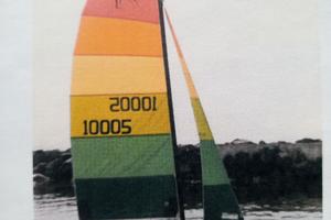 Catamarano a vela