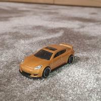 Hot Wheele- Porsche Panamera 2013.