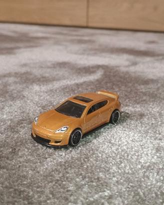 Hot Wheele- Porsche Panamera 2013.