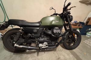 Moto Guzzi V7III Stone