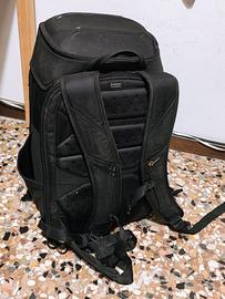 zaino Lowepro  + caricabatterie
