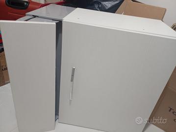 Cappa con pensile bianco