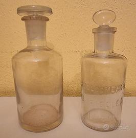 Coppia di boccette antiche in vetro