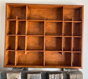 Espositore in legno