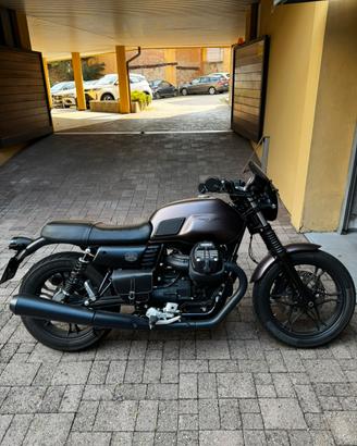 Moto Guzzi V7 III Stone