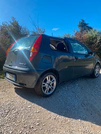 Fiat punto incidentata