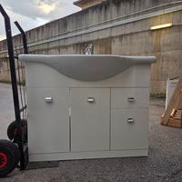mobile bagno con lavabo integrato e specchio