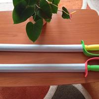 Coppia di spade per bambini in schiuma spessa 