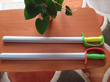 Coppia di spade per bambini in schiuma spessa 