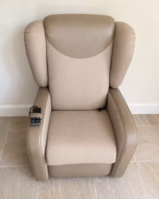 Poltrona relax alzapersona elettrica