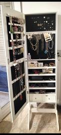 Armadio portagioie bianco con specchio