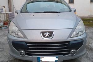 Peugeot 307 SW diesel 2.0. Comandi per disabili.