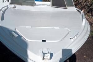 Motoscafo barca in vetroresina