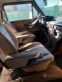 VW Caravelle "SYNCRO" del 1988 / 1800cc di cilindr