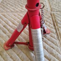 Set di 8 cavalletti di stazionamento da 2 ton.