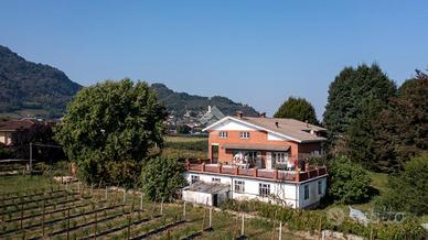 VILLA SINGOLA A REVELLO