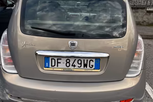 Lancia y mjet diesel 90 cv solo 99790 km