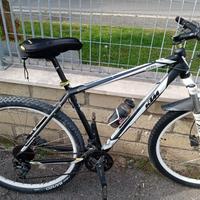 MTB KTM ULTRA FIUN 29 USATA