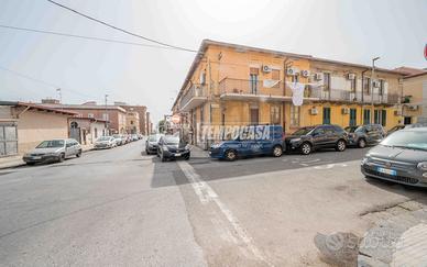 Stanza - Camera a Messina Via Toscana 4 locali