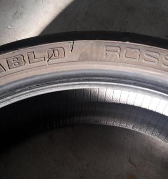 Gomma anteriore Pirelli Diablo Rosso per moto