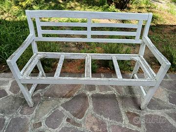 Panchina da giardino in legno
