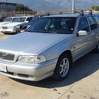 VOLVO v 70 2.5 tdi