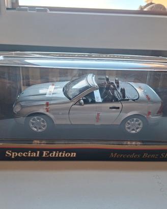 Special Edition

Mercedes Benz SLK 230

1:18