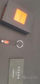 portachiavi in pelle nera 