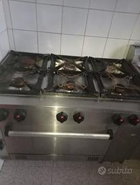 cucina professionale  om gas 105 x70 cm
6 fornelli