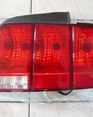 Ford Mustang Fanale Posteriore Destro OEM