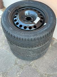 3 gomme 185/60 R15 84H