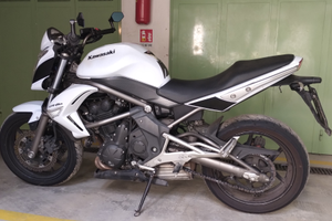 Kawasaki Er6n anno 2009