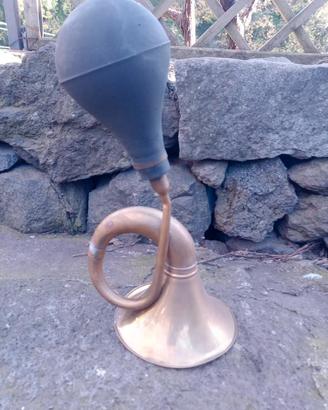 Clacson d'epoca in ottone