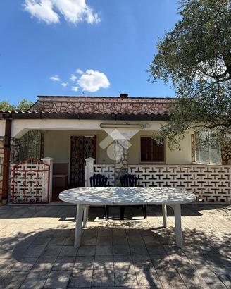 VILLA SINGOLA A SANNICANDRO DI BARI