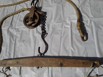 Carrucola con corda gancio  e bilancino vecchi