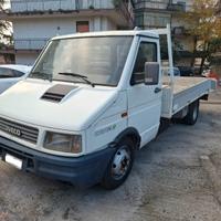 Iveco Daily 35.8 2.5 Diesel USO CARROATTREZZI